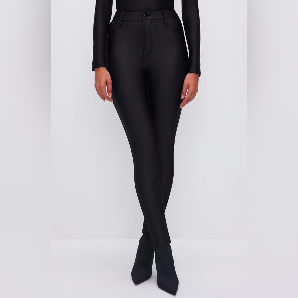 Good American Compression Shine Good Waist Leggings 
Size 8. Brand New with Tags